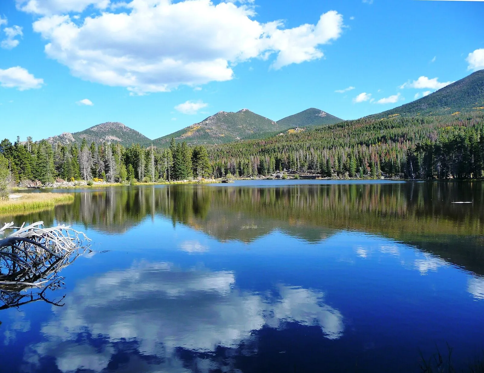 Sprague Lake reflecting the peaks in Rocky Mountain National Park